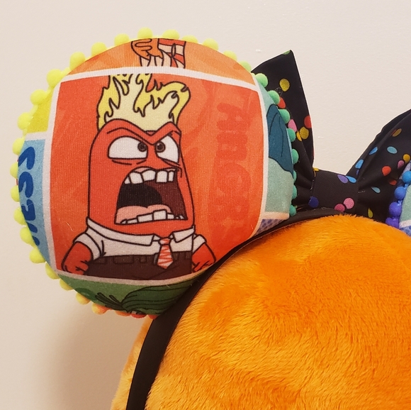 🆕️🟡Inside🔵Out🟢Mouse🟣Ears🔴 - Picture 5 of 6